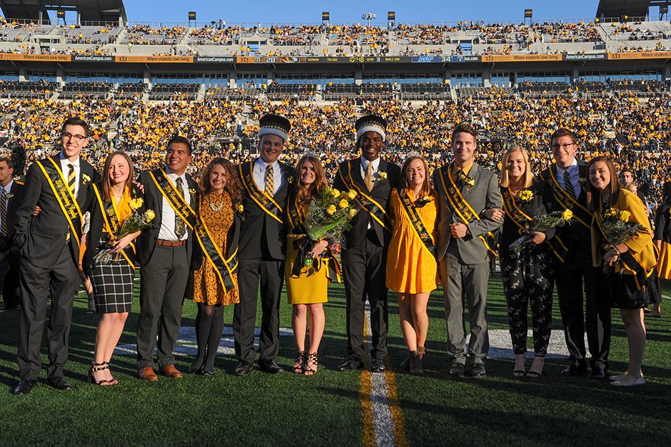 Homecoming 2016 king and queen candidates (Payton Head and Allison Fitts, seventh and eighth from left): Patrick Graham, Alex McCrosky, Louis Scola, Mary Kate Kelly, Nicholas Seidel, Alyssa Goldberg, Garrett Romines, Jennifer McNamara, Bryce Bogart, and Lauren Alexander. Seidel and Goldberg were crowned this year’s royalty. Photo by Shane Epping.